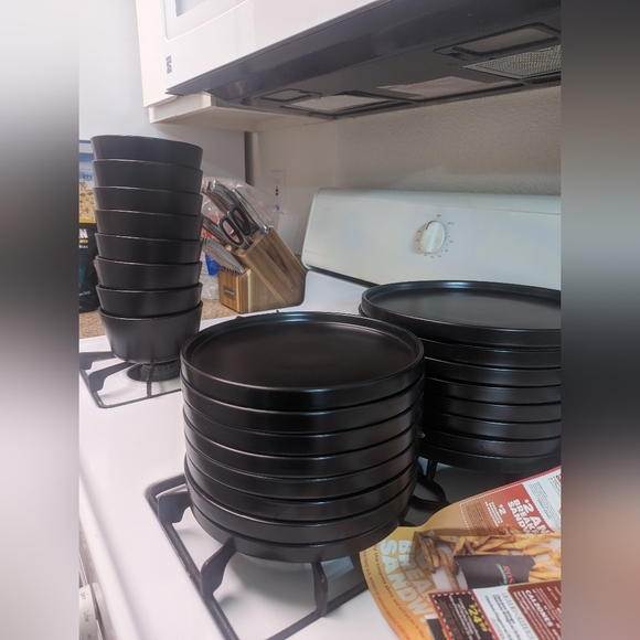 Stone Lain Dishware Set - Picture 5 of 5